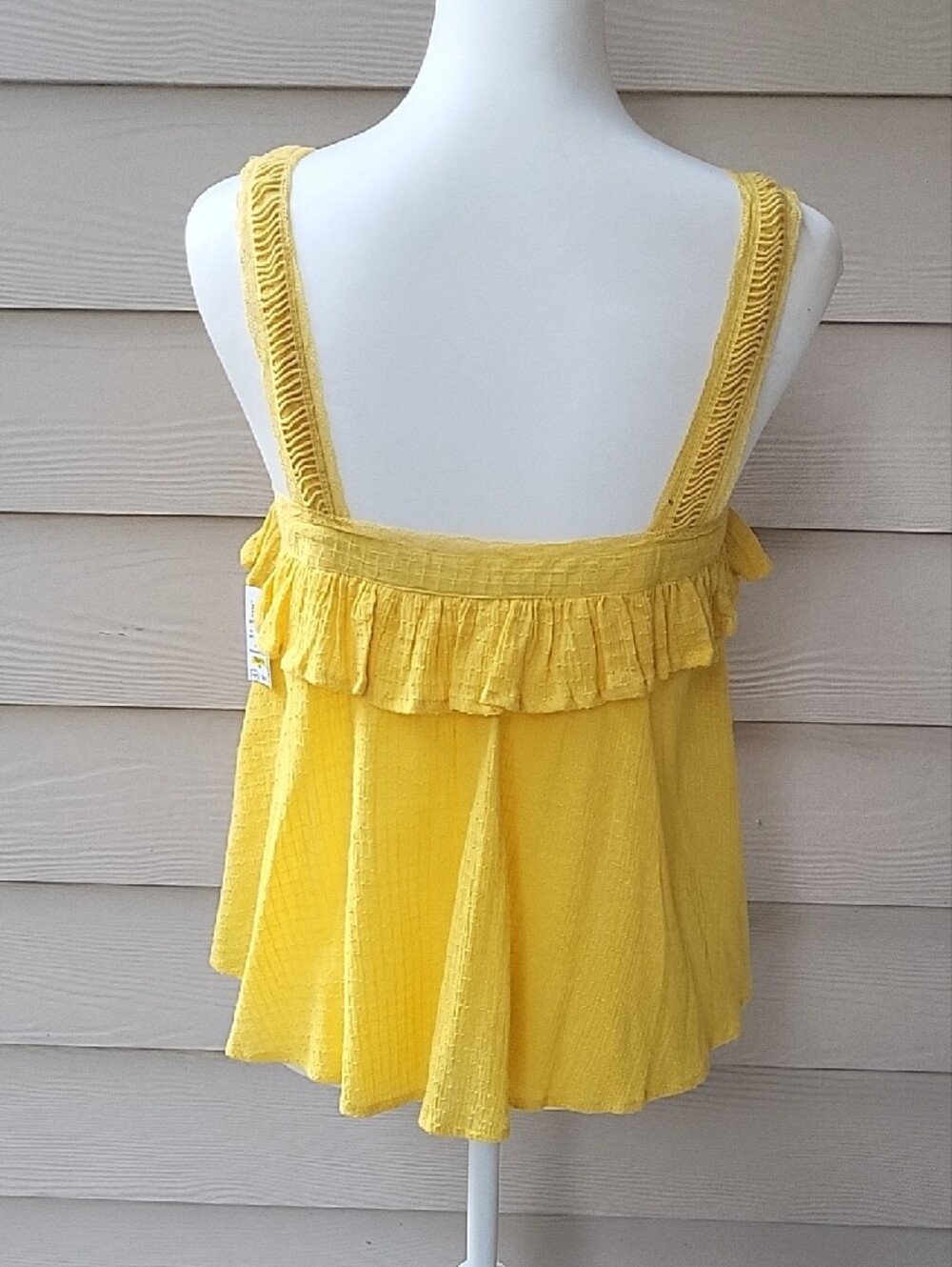 Rocks & Indigo Yellow Off Shoulder Ruffle Tank Top Size Small NWT Textured - Picture 2 of 9